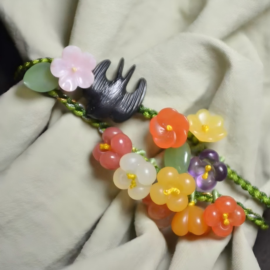 The Carver's Hand · Handmade Jade Carving Pendant | YUNORI Cloud Core Atelier